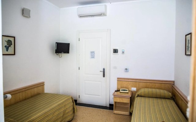 Hotel West End