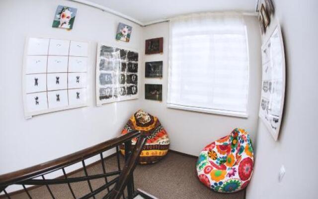 Mini-Hotel At Grandfather Lenin's