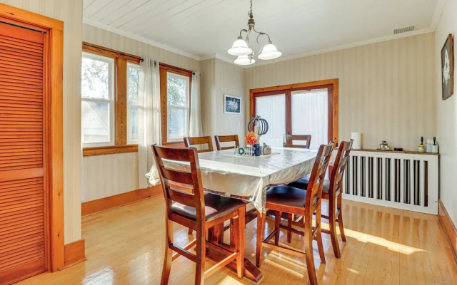 Charming Tannersville Home w/ Fire Pit + Deck!