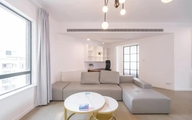 Tyms Elegant 4BR 2BA Apt Xujiahui Malls