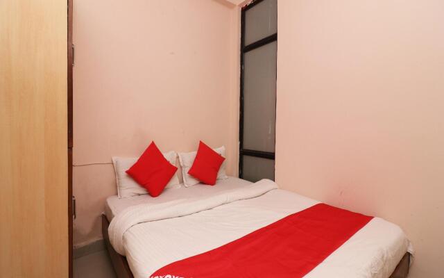 OYO 27866 Hotel Gud Stay