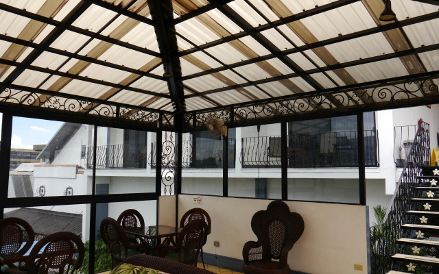 Santo Tomas Hotel