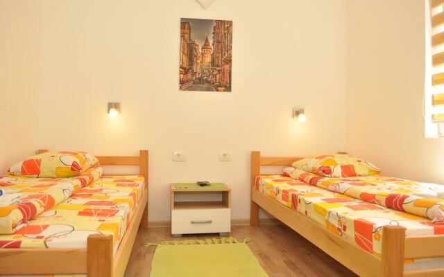 Apartments & Rooms Bojic