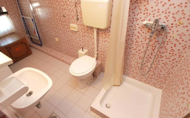 Apartment 417