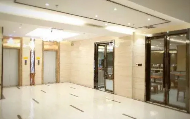 Weimei Shangpin Hotel (Hami Huanghou Tianjie)