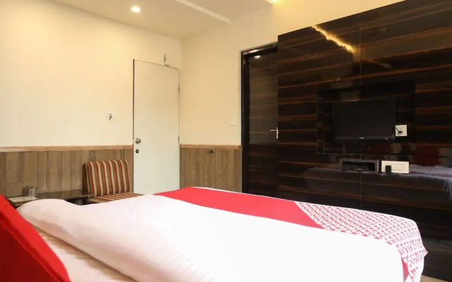 OYO 15542 Hotel Shivala
