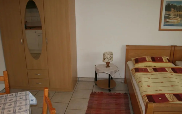 Spacious Apartment With Garden, Terrace, Heating and Bar
