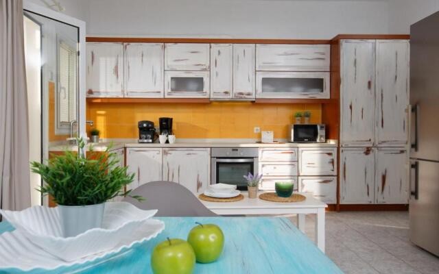 Bright and stylish 3 bedroom apartment