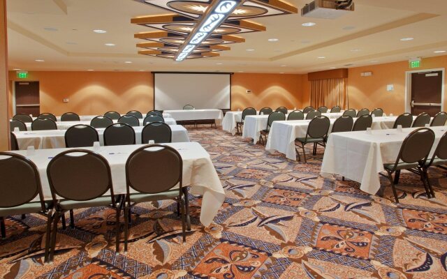 Holiday Inn Express & Suites Sacramento NE Cal Expo by IHG