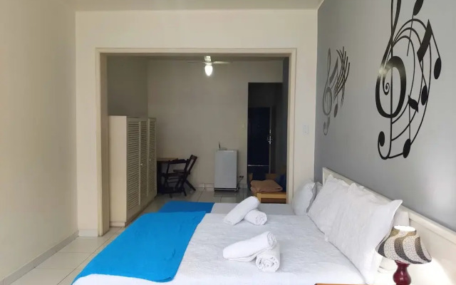 TC1208 Studio na rua da praia