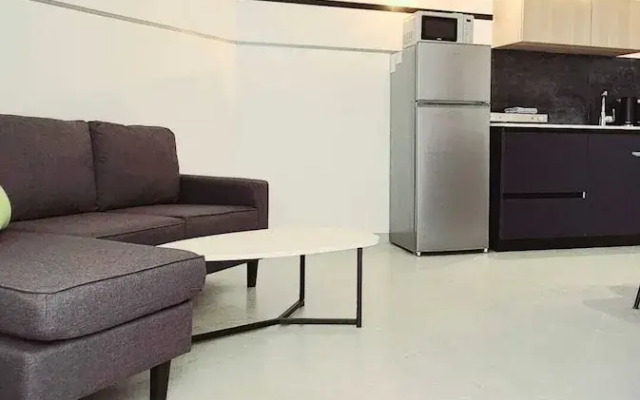 SHaYaSH apartments Leonardo Bat-Yam