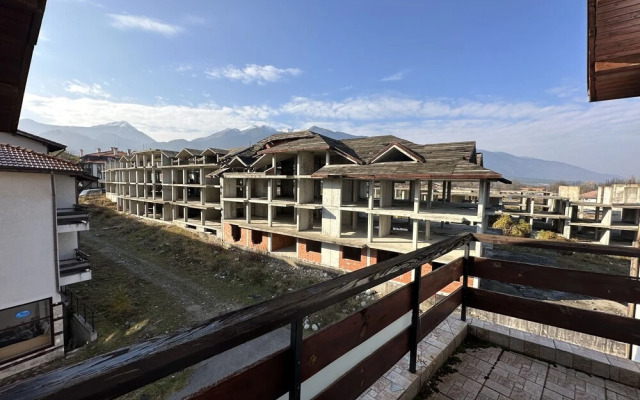 Spacious Mountain View Apartment