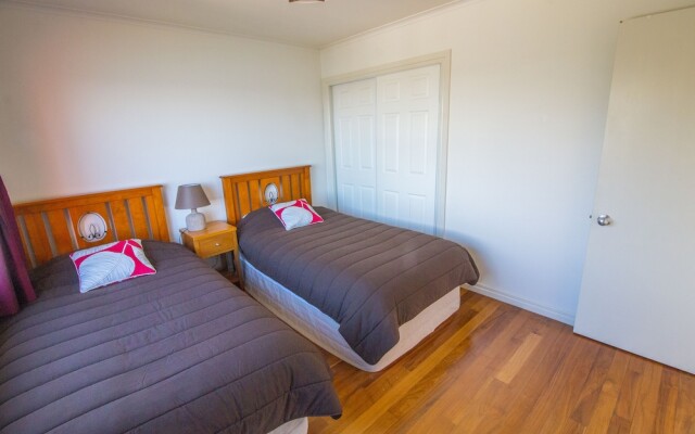 Orewa Cliff Top Holiday Home