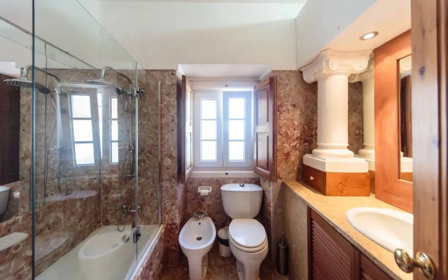 Shepinetree - Capela House