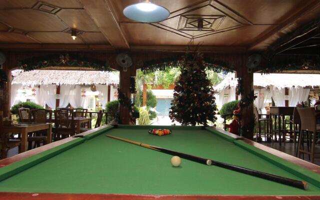 Coucou Bar Hotel and Restaurant