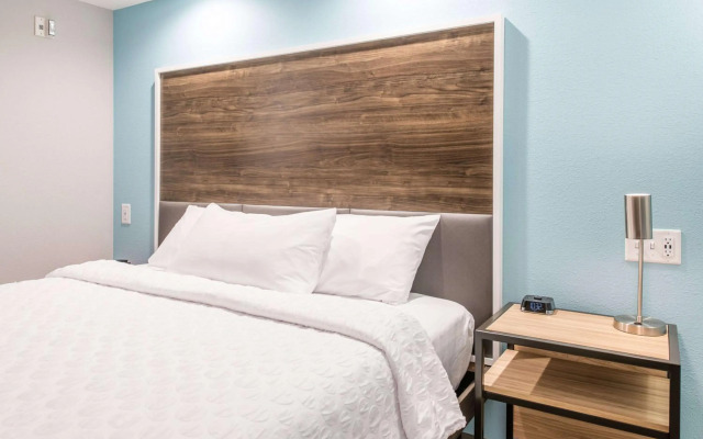 Tru by Hilton Fayetteville I-95, NC