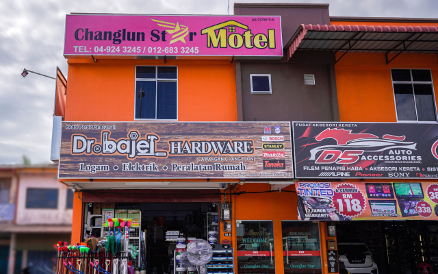 OYO 89671 Changlun Star Motel