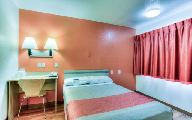 Motel 6 Tigard, OR - Portland South - Lake Oswego