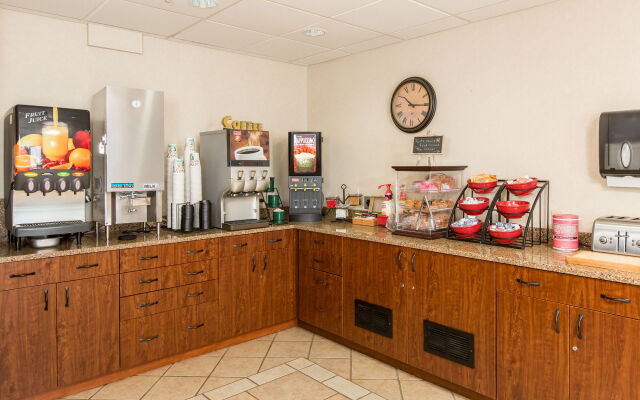 Boothill Inn And Suites