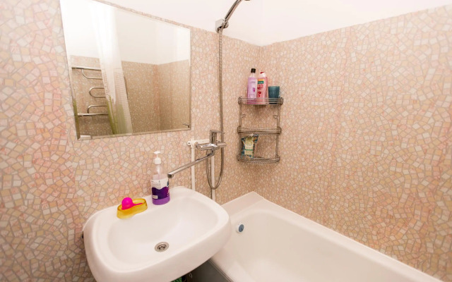 Апартаменты на улице Героев Самотлора 16