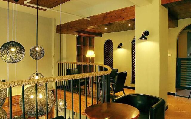 Sanya Onlyblue Art inn