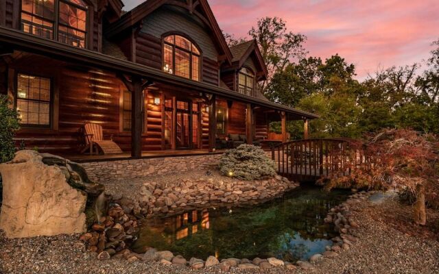 Grand Mountain Getaway 8 Bedroom Home by Redawning