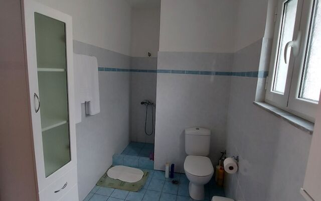 Matina Apartments Tyros