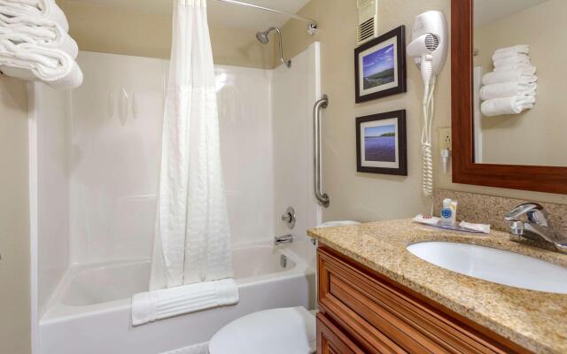 Comfort Inn & Suites Rochelle - DeKalb
