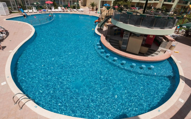 Sunny Day Club Hotel