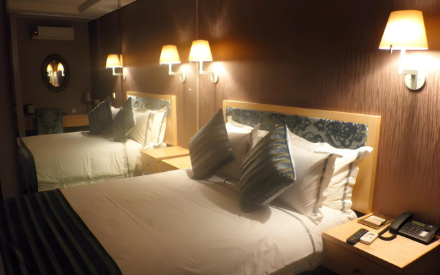 Aquarian Tide Hotel