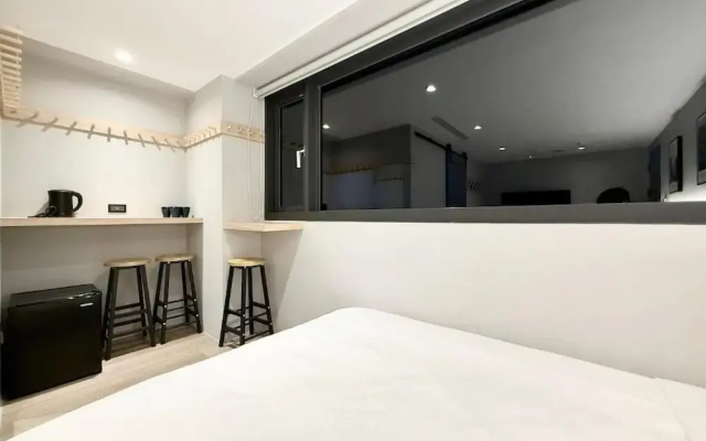N2 Hotel