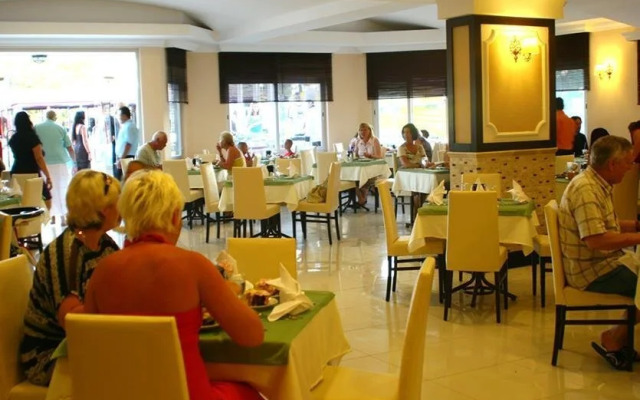 B2b Senza Inova Beach Hotel