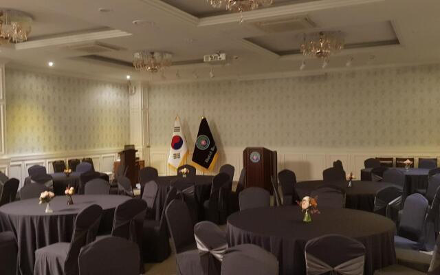 Paju Beautiful Tourist Hotel