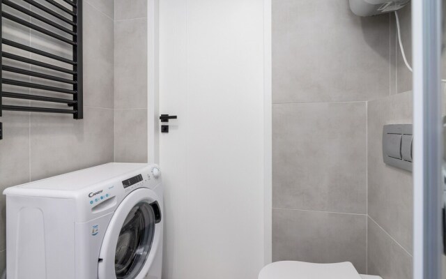 Studio Rynek Dębnicki by Renters