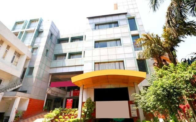 OYO 43237 Hotel Park Inn