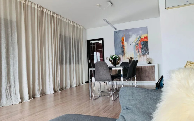 Modern Flat Near Lisbon