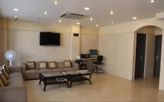 OYO Premium WEA Karol Bagh 2