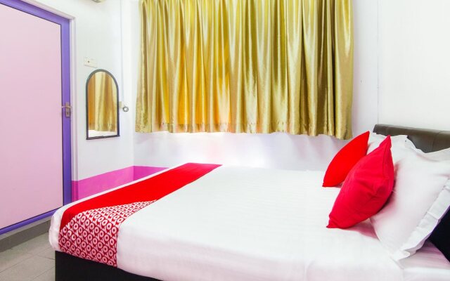 OYO 880 Hotel Purple Town
