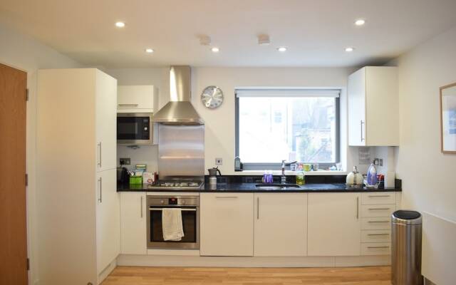 Modern 2 Bedroom Apartment In Old Street