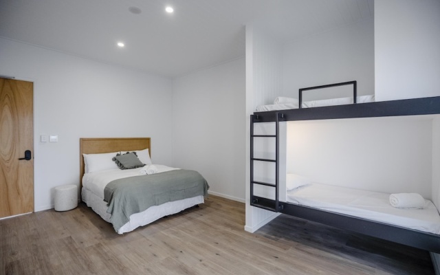 Bounce Noosa – Guest Rooms – Noosaville