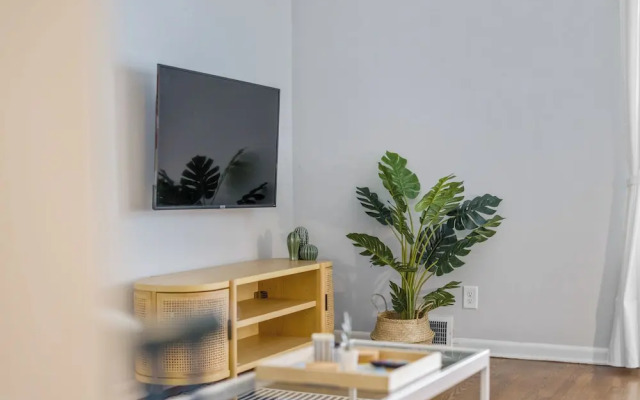 881 Furnished Apartments