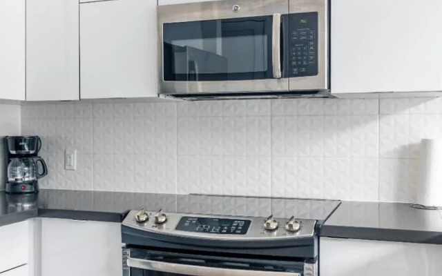 2Br Amazing Loft Free Parking Gym