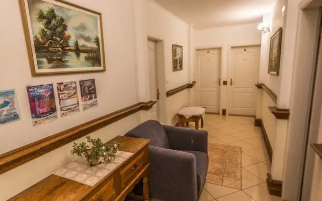 Apartment House Pater