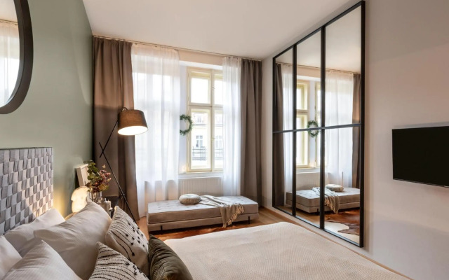 TurnKey Apartment Train Station