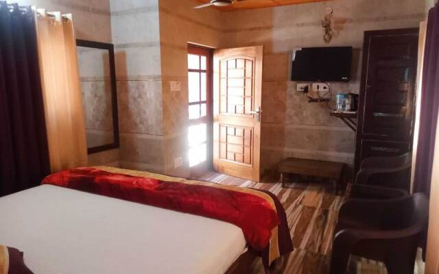 Fabhotel Royal Green Buds