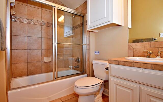 Pet-friendly Oasis in Gated Community!