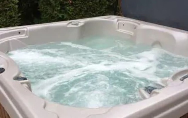 Adventure The Bruce Inn