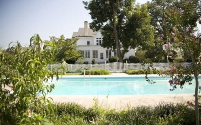 Simply Divine Bed & Breakfast
