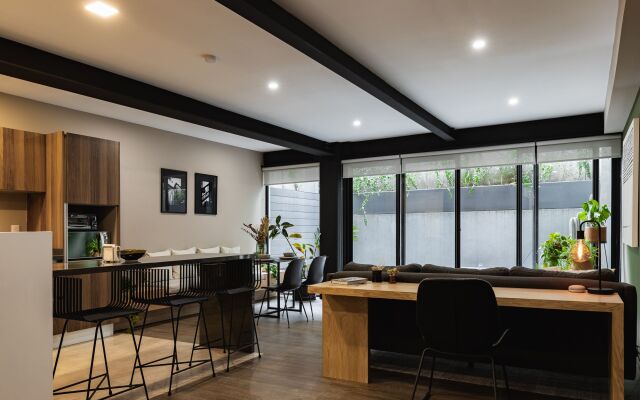 Casai Modern 2BR 2.5BA Oasis Steps From Parque Americas
