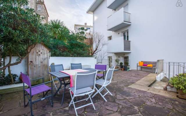 Charming Duplex With Terrace for 8 People in Port Vieux